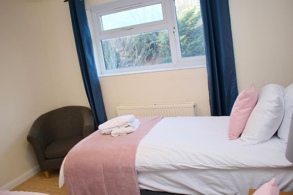 Contractor'S Haven- 4-Bedroom House With Free Parking, Super Fast Wifi, Fran Properties In Aylesbury, Pets Are Welcome! Aylesbury  Eksteriør billede