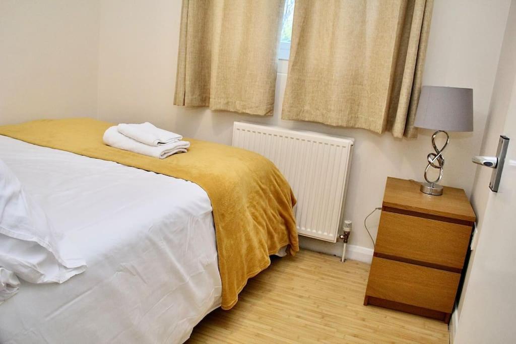 Contractor'S Haven- 4-Bedroom House With Free Parking, Super Fast Wifi, Fran Properties In Aylesbury, Pets Are Welcome! Aylesbury  Eksteriør billede