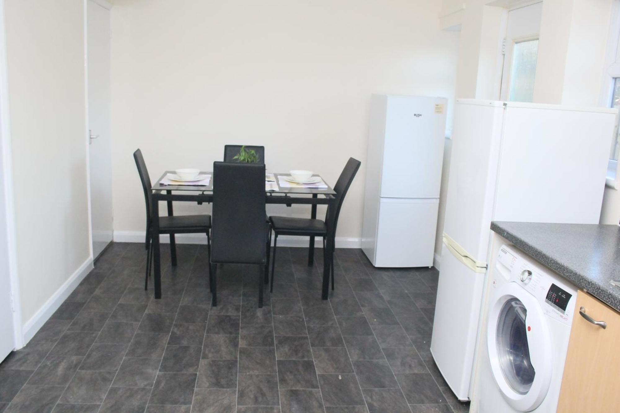 Contractor'S Haven- 4-Bedroom House With Free Parking, Super Fast Wifi, Fran Properties In Aylesbury, Pets Are Welcome! Aylesbury  Eksteriør billede